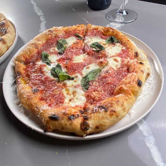 Margherita Pizza.